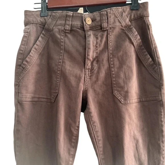 Brown denim like material deep pockets elastic waistband. size 6 regular - Picture 4 of 9
